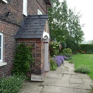 Birtles Farm 3* Knutsford